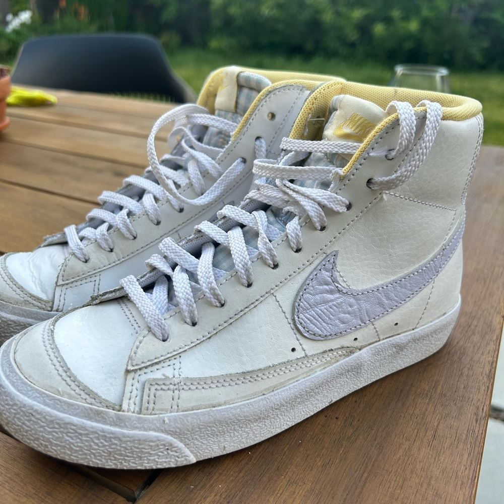 Nike Kids White and Yellow Sneakers